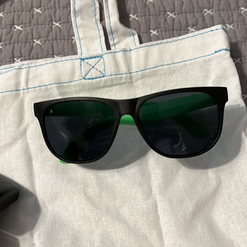 Eyeglass cases - Picture 6 of 10